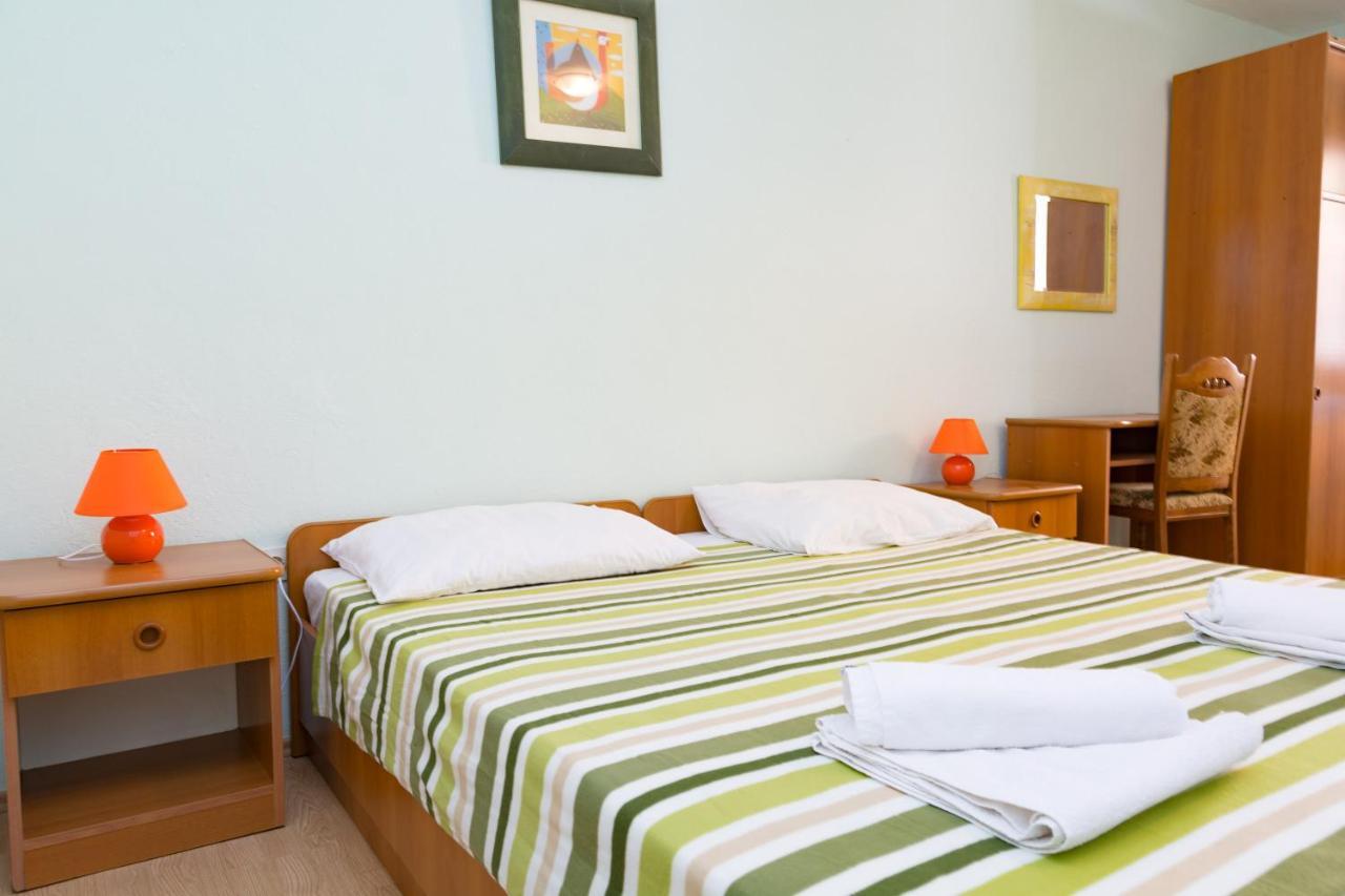 Pag Marina Rooms & Apartment Exterior foto